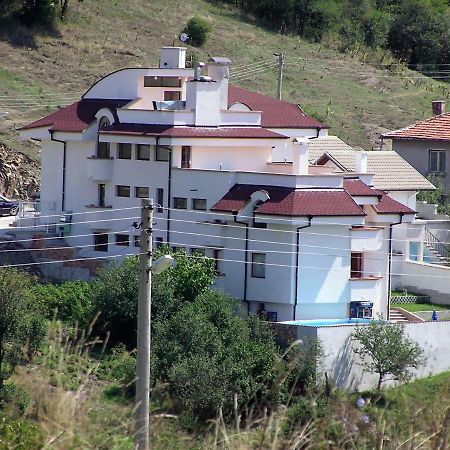 Hotel Aleksievata Kashta Gurgulyat Bagian luar foto