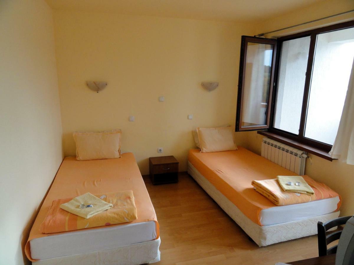 Hotel Aleksievata Kashta Gurgulyat Bagian luar foto