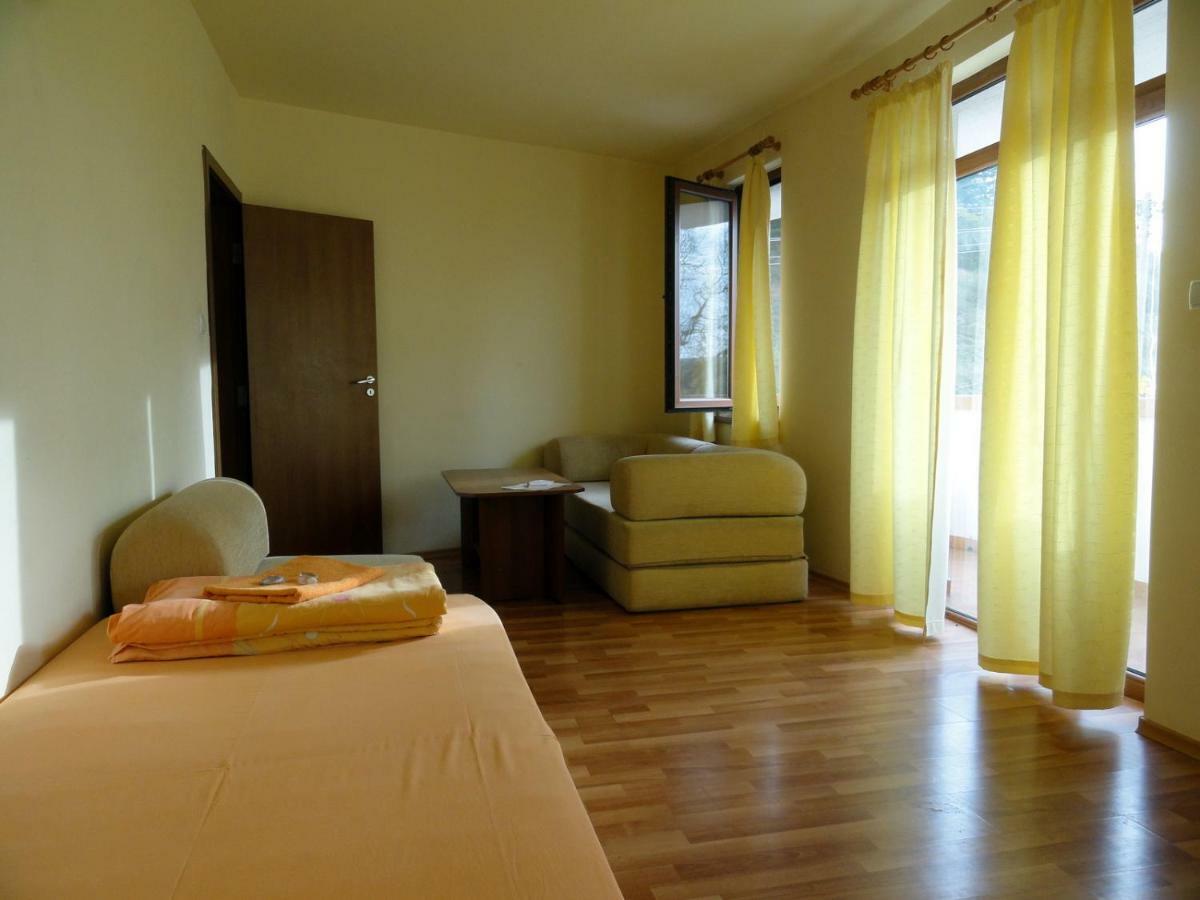 Hotel Aleksievata Kashta Gurgulyat Bagian luar foto