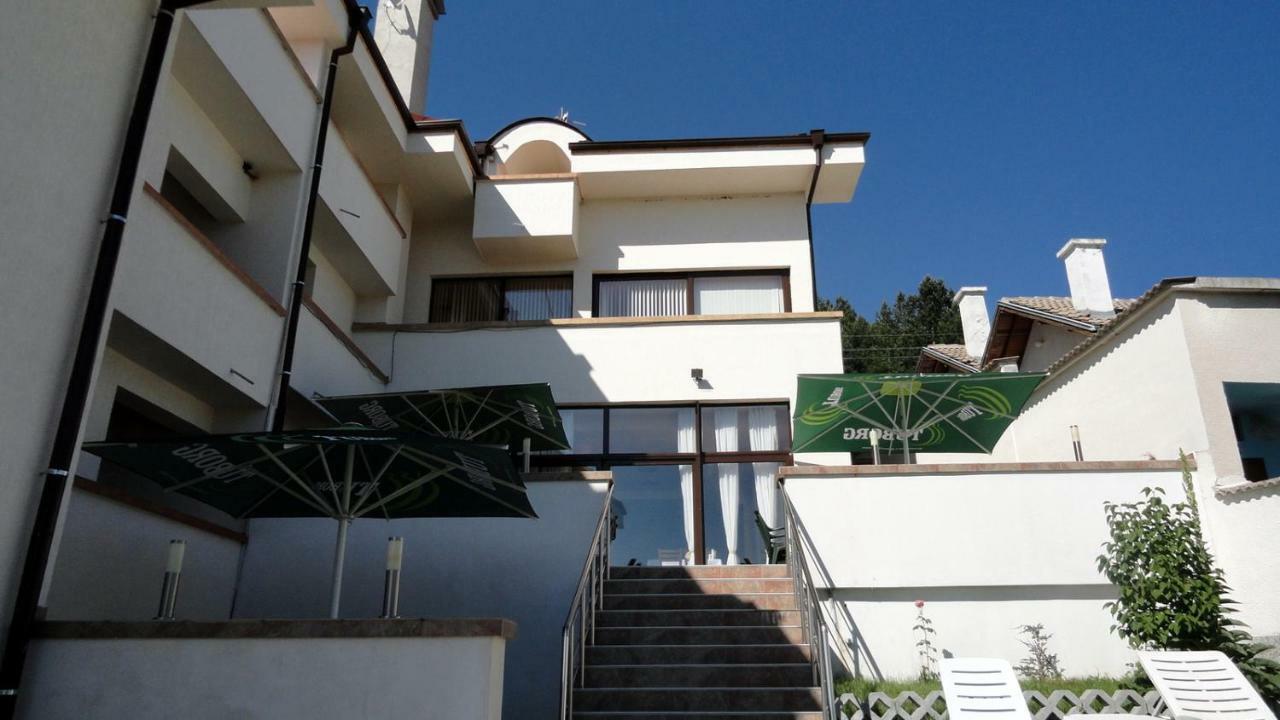 Hotel Aleksievata Kashta Gurgulyat Bagian luar foto