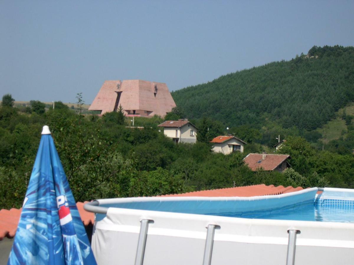 Hotel Aleksievata Kashta Gurgulyat Bagian luar foto