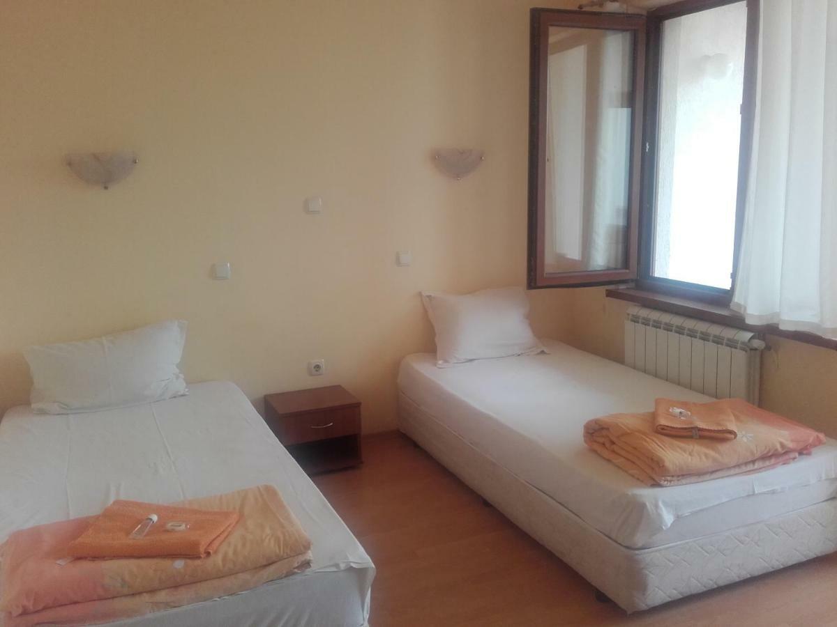 Hotel Aleksievata Kashta Gurgulyat Bagian luar foto